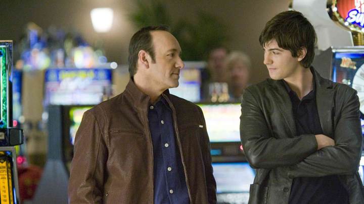 21 – Kevin Spacey and Jim Sturgess Looking Each Other